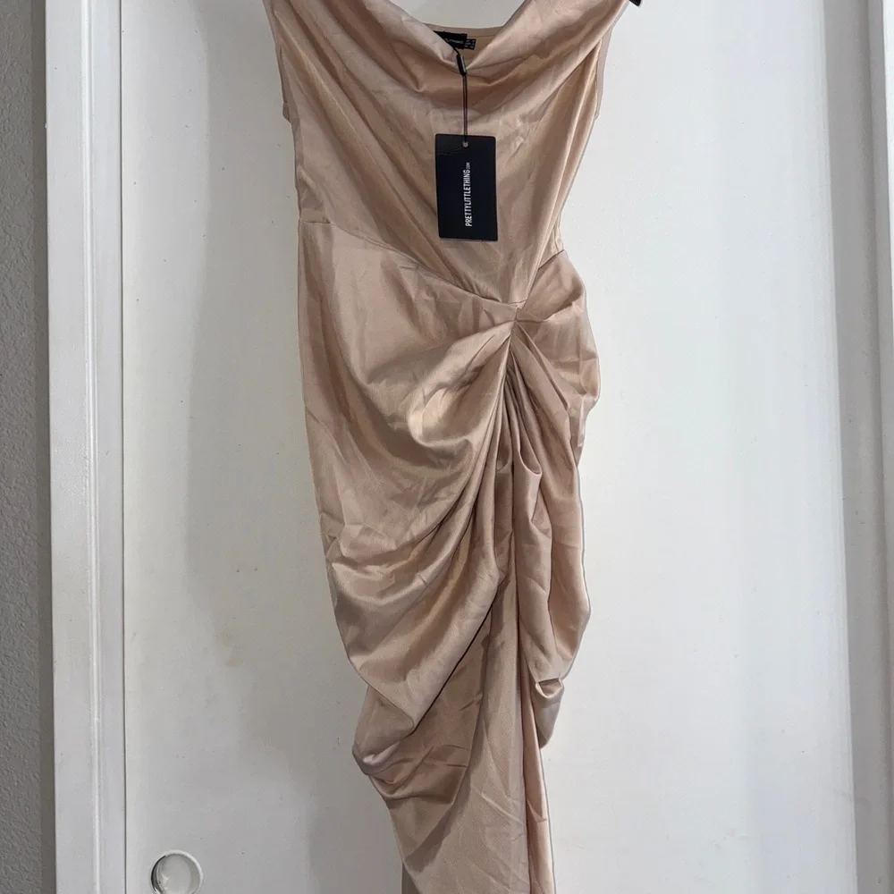 PrettyLittleThing Asymmetrical Off-Shoulder Dress in Cream - Picture 4 of 8